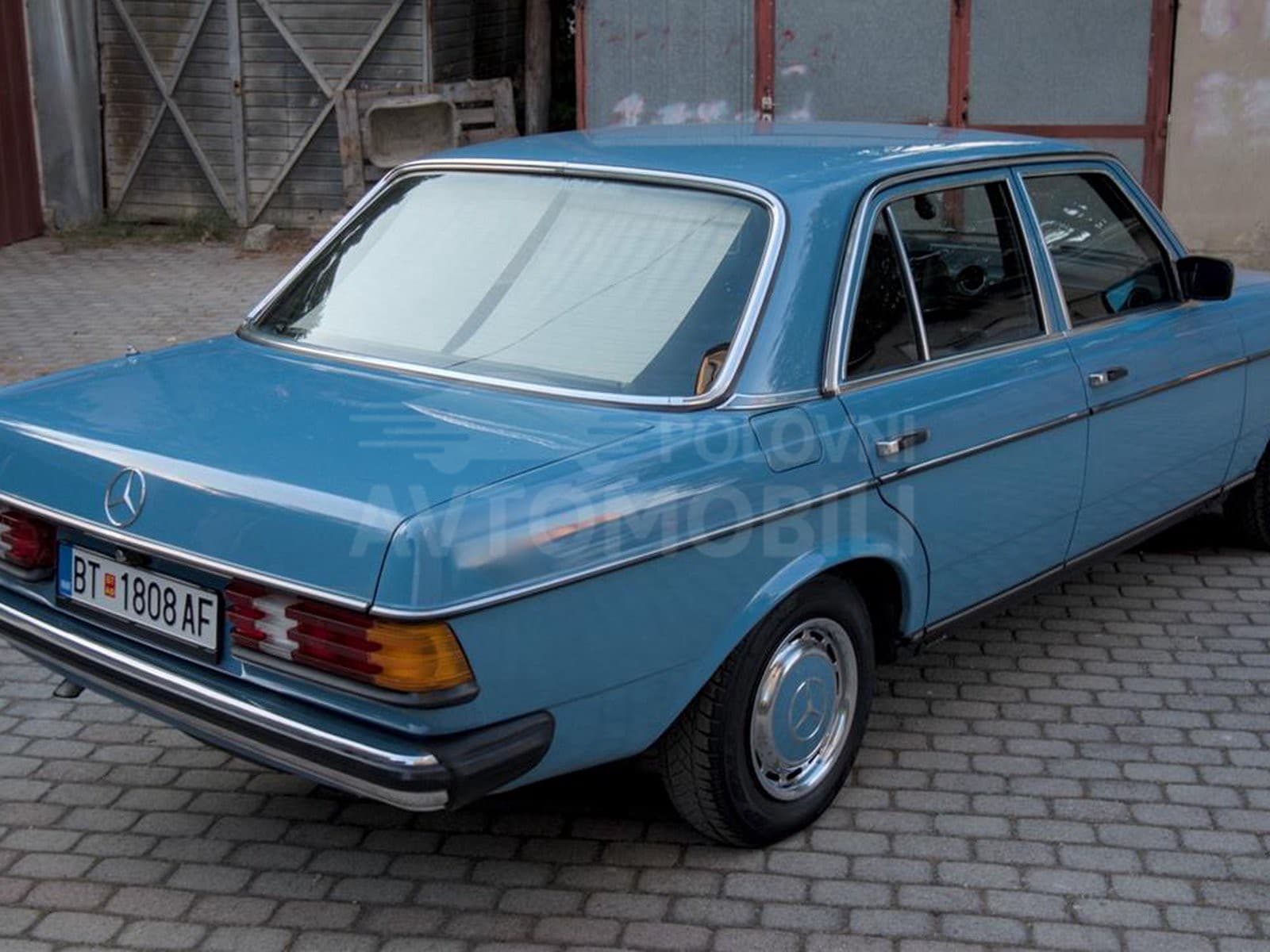 Mercedes W123 200