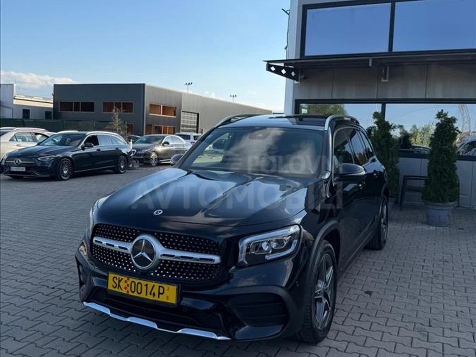 SE PRODAVA MERCEDES-BENZ GLB 180D 2020 8G-TRONIC AMG LINE